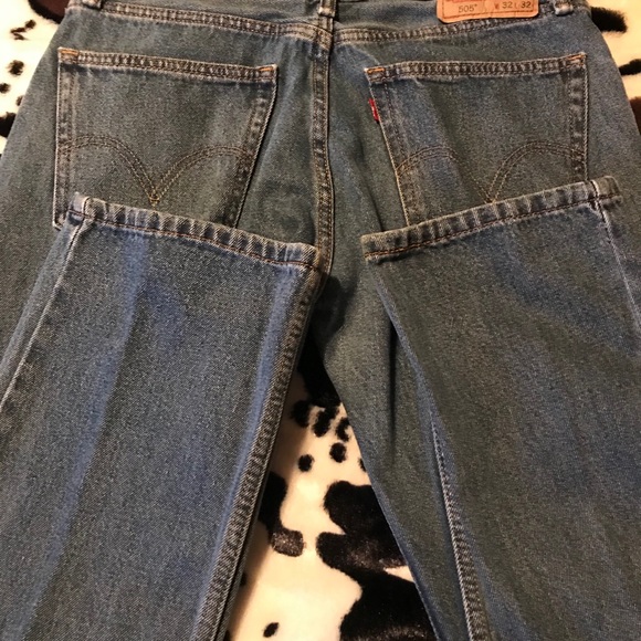 Levi’s - Picture 2 of 3